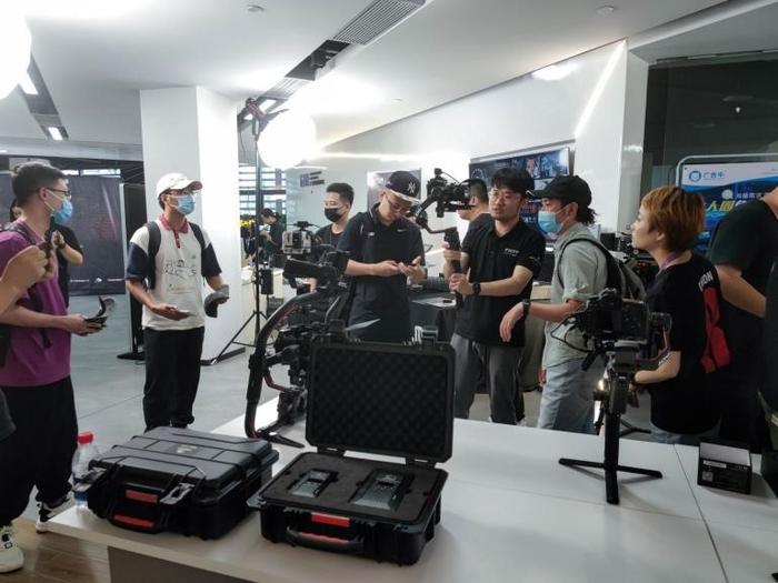 光影为媒，技术为翼——东正光学与广告牛影视技术沙龙成功举办